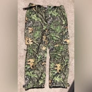 Mossy Oak Green and Brown Cargo Pants for Outdoor Adventures